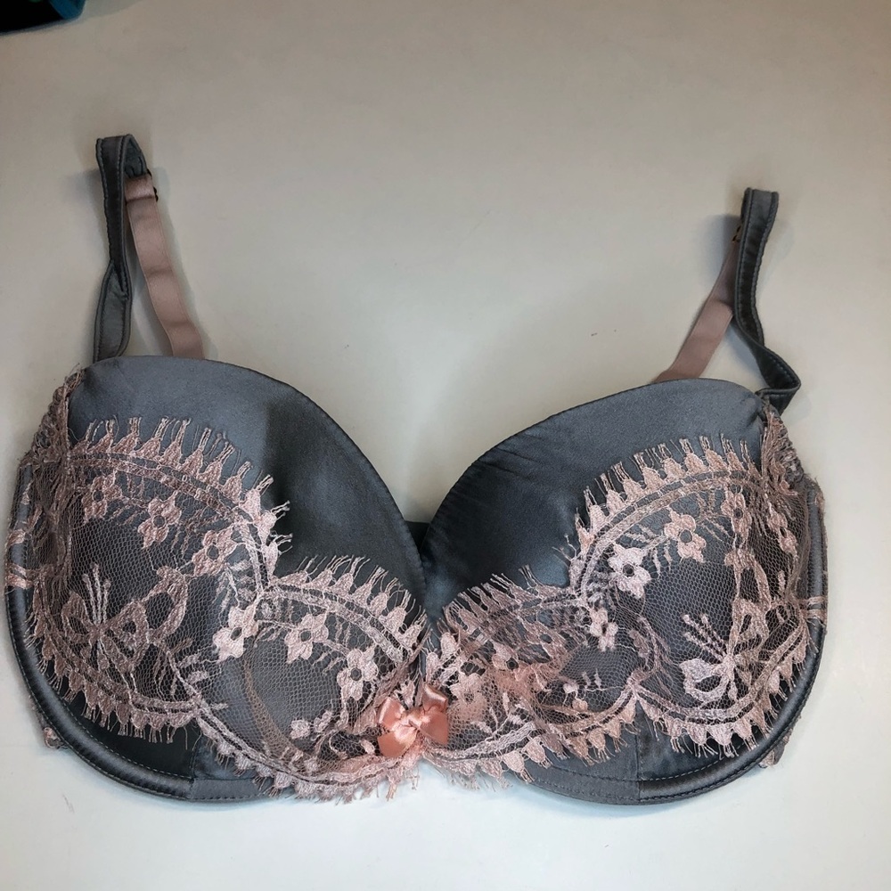 Elegant Agent Provocateur Lace Trim Bra in Gray and Pink 32F